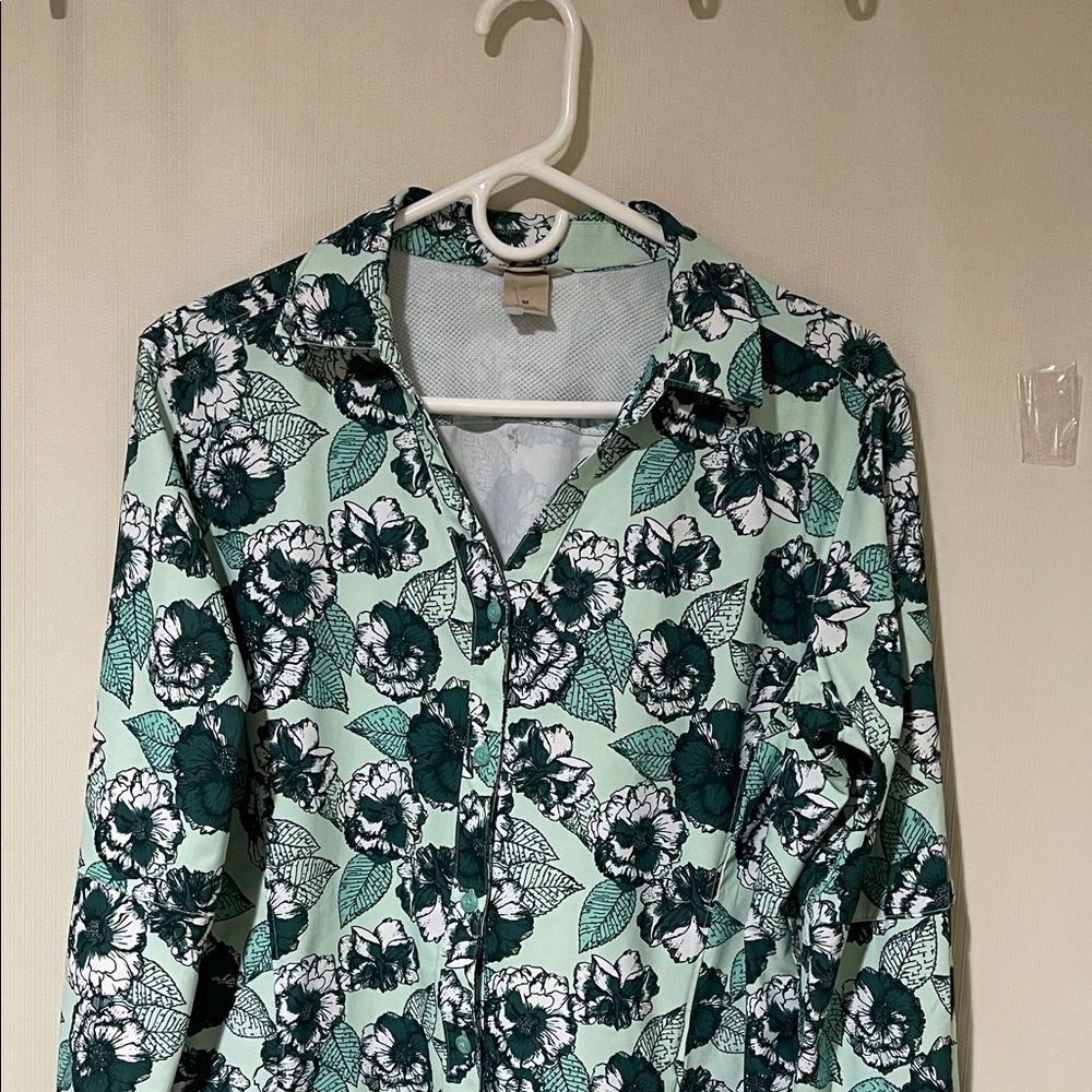 NWOT Duluth Trading Co Floral Blouse - Green and Black Size Medium - Picture 3 of 12